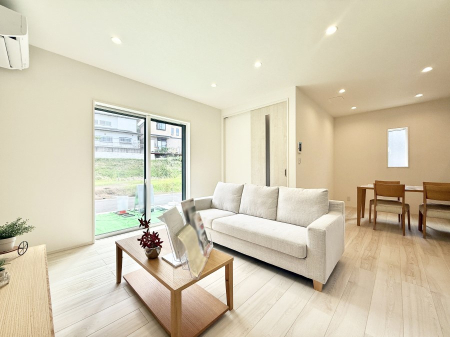 rO 났ƏΊ炪W܂AS܂郊rO