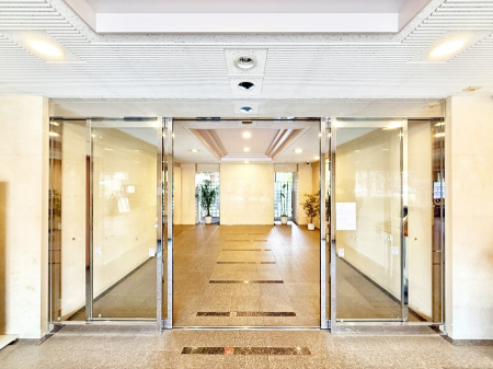 �G���g�����X �O�ρ��A�邽�тɈ��S����^���Ă����A���J�ɊǗ����ꂽ���L���