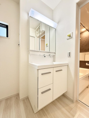 ʑEʏ Ƒ݂Ȃg₷zuł