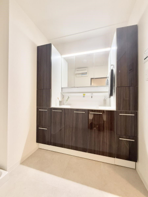 ʑEʏ Ƒ݂Ȃg₷zuł