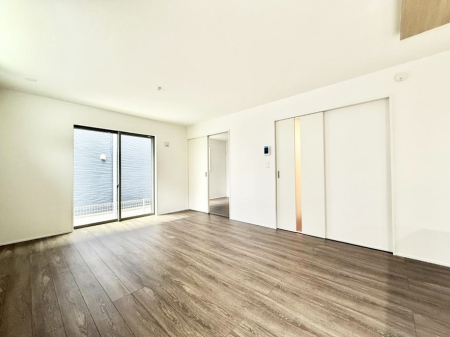 ���r���O ����