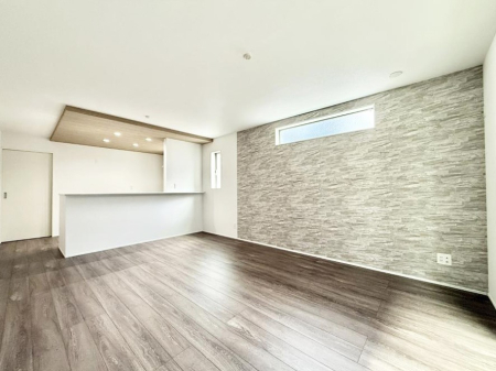 ���r���O ����