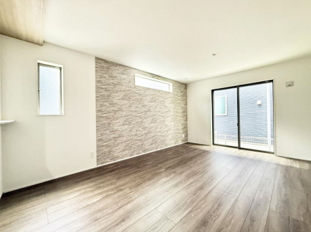 ���r���O ����