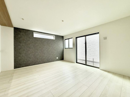 ���r���O ����