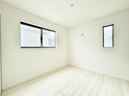 �Q�� ����