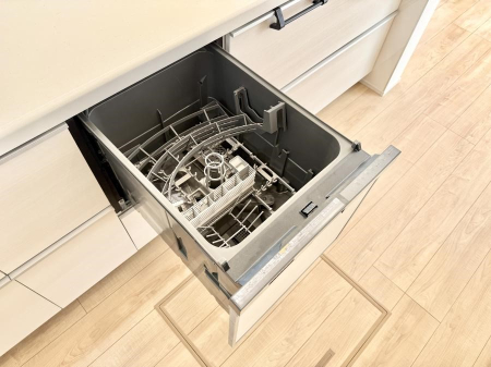 ���̑����� �ݔ�����ԂȂ����I�H����s�J�s�J�Ɏd�グ�Ă���܂�