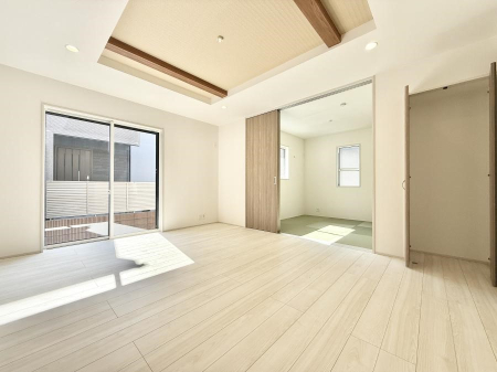 ���r���O ���������R�Ɖ�b�����܂��A�S�n�悢�ЂƂƂ�