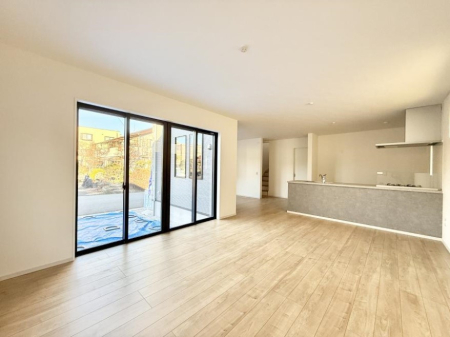 ���r���O ����