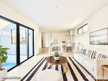 ���r���O ����