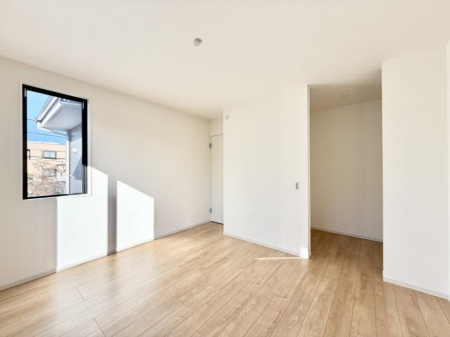 �Q�� ����