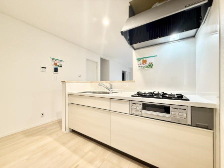 �L�b�`�� �����������������Ԃ����܂��A�Ί炠�ӂ��L�b�`��