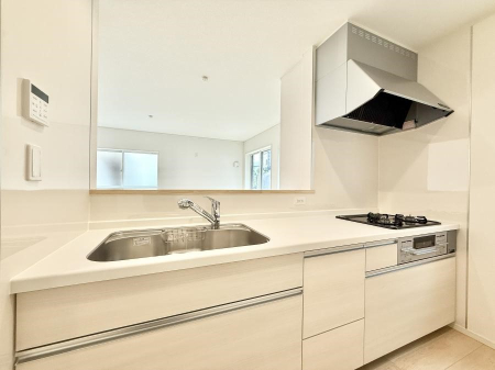 �L�b�`�� �����������������Ԃ����܂��A�Ί炠�ӂ��L�b�`��