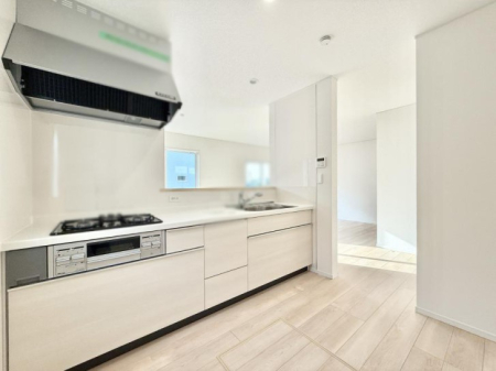 �L�b�`�� �����������������Ԃ����܂��A�Ί炠�ӂ��L�b�`��