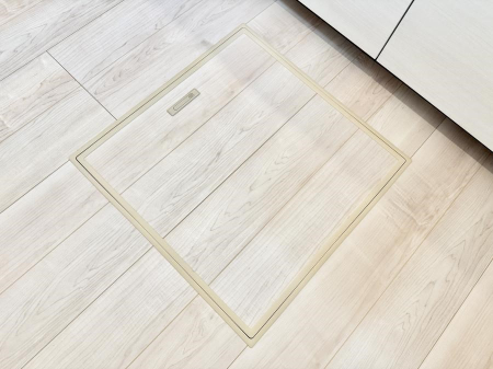 ���̑����� �ݔ����B�ꂽ���[�X�y�[�X�ŉƑS�̂��X�b�L��