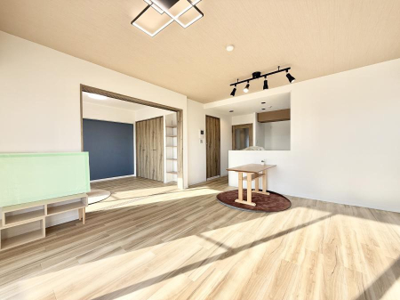 ���r���O ���������S�n�̂����A���z�̃��r���O