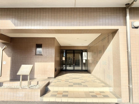 �G���g�����X �O�ρ��A�邽�тɈ��S����^���Ă����A���J�ɊǗ����ꂽ���L���