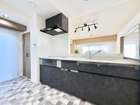 �L�b�`�� �������Ƒ����J��[�߂�A������̂���L�b�`��