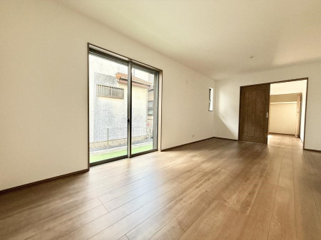 ���r���O ���������S�n�̂����A���z�̃��r���O