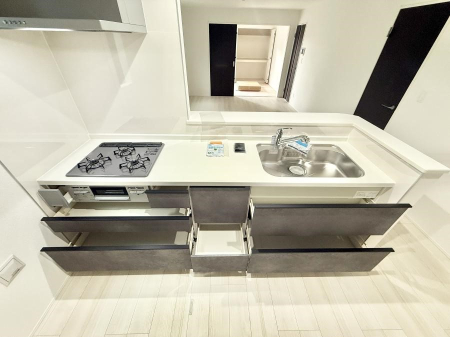 Lb` ƑƂȂAR~jP[V̏