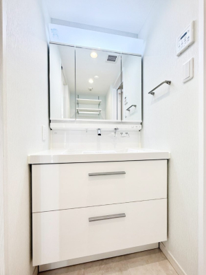 ʑEʏ 邢ʏ͖̎yłႢł