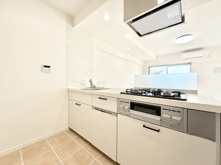 �L�b�`�� �����������������Ԃ����܂��A�Ί炠�ӂ��L�b�`��