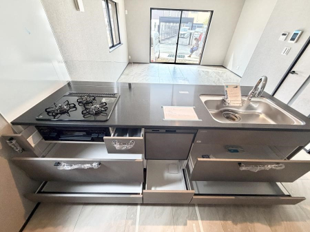 �L�b�`�� �������Ƒ����J��[�߂�A������̂���L�b�`��