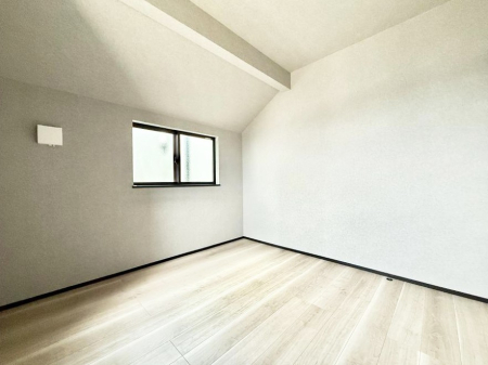 �Q�� ����