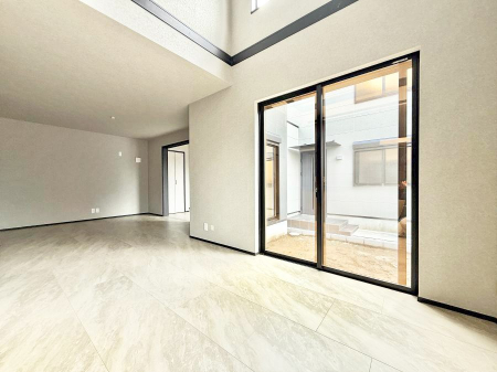 ���r���O ����