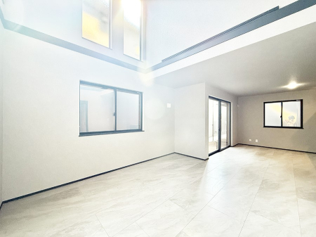 ���r���O ����