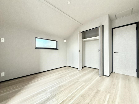 �Q�� ����