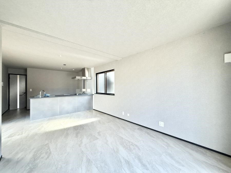 ���r���O ���������S�n�̂����A���z�̃��r���O