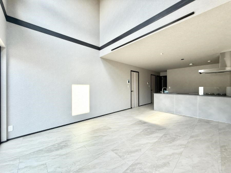 ���r���O ����