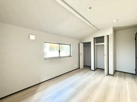 �q������ �������v���C�x�[�g��ԂƂ��ĐÂ��ŗ�������������񋟂��Ă���܂�