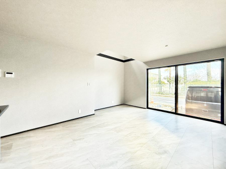 ���r���O ����