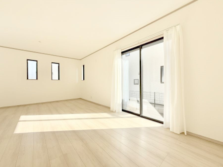 rO 났ƏΊ炪W܂AS܂郊rO