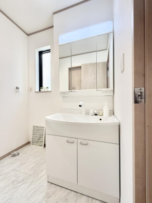 ʑEʏ 邢ʏ͖̎yłႢł