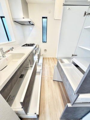 �L�b�`�� �������Ƒ����J��[�߂�A������̂���L�b�`��