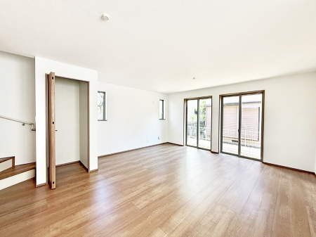 ���̑����� �������Ƒ��̏Ί炪���ӂ��A���났�̋��