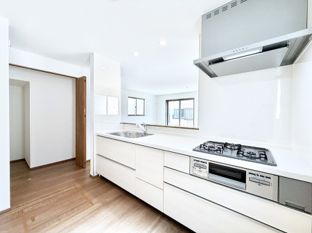 �L�b�`�� �����������������Ɗy�����Ȃ�A���K�ȃL�b�`�����