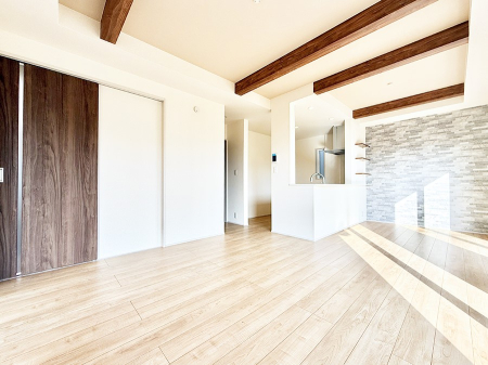 ���r���O ���������났�ƏΊ炪�W�܂�A�S���܂郊�r���O