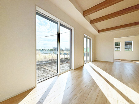 ���r���O ���������R�Ɖ�b�����܂��A�S�n�悢�ЂƂƂ�