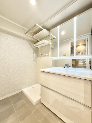 ʑEʏ 邢ʏ͖̎yłႢł