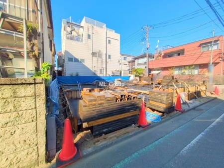 nOώʐ^ OρV炵n܂ꏊŁAƑJ[߂