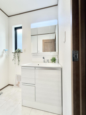 ʑEʏ Ƒ݂Ȃg₷zuł