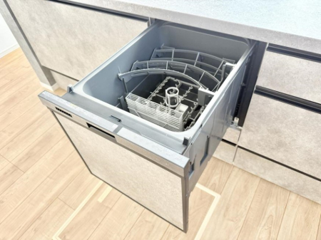 ���̑����� �ݔ�����ԂȂ����I�H����s�J�s�J�Ɏd�グ�Ă���܂�