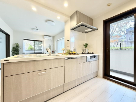 �L�b�`�� ���������y���݂ƐH�ׂ�K����͂���L�b�`��