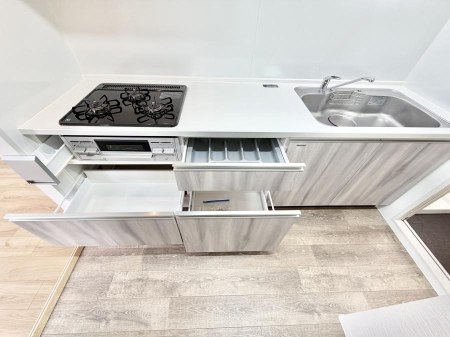 �L�b�`�� ���������y���݂ƐH�ׂ�K����͂���L�b�`��