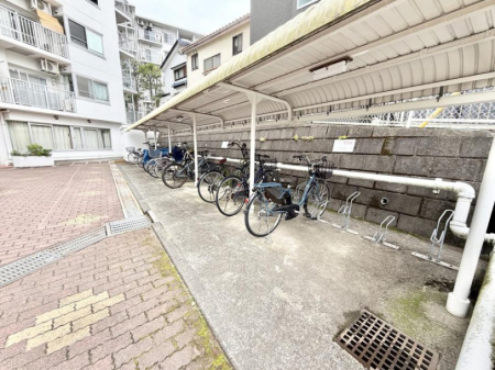 ���̑� �O�ρ�������Ɛ������ꂽ���֏�ŁA���]�Ԃ̕ۊǂ����S�ł�