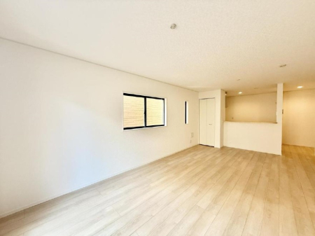 ���r���O ����