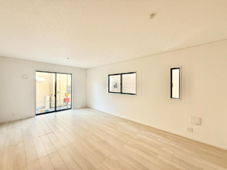 ���r���O ����